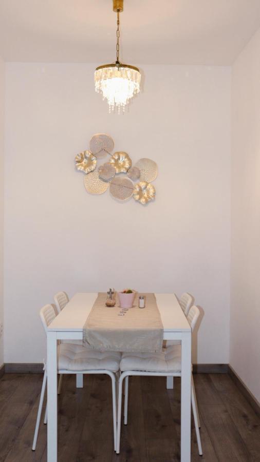 Apartman - Cafe Princ Pod Hradem Wifi, Klima Šternberk Εξωτερικό φωτογραφία